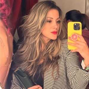 Meet your Posher, Paola